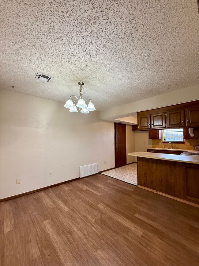 Photo - 1368 Cedarbrook Ln