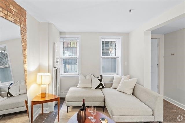 Building Photo - 98 Bright St Unit 1 Rental