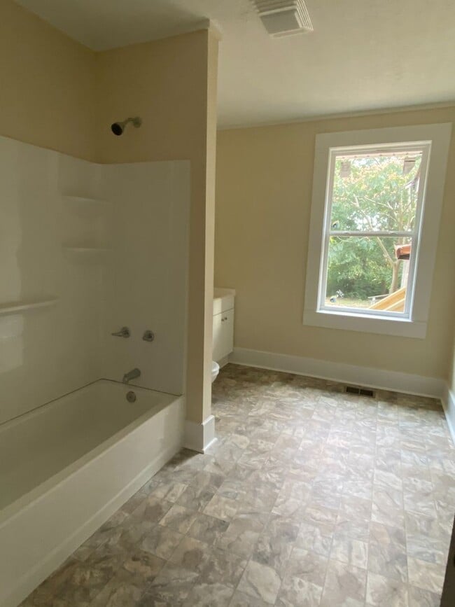 Photo - 4 Poplar St Unit 4 B Poplar Street