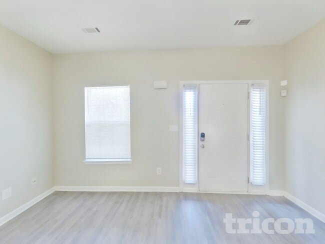 Photo - 213 Forrest Dr