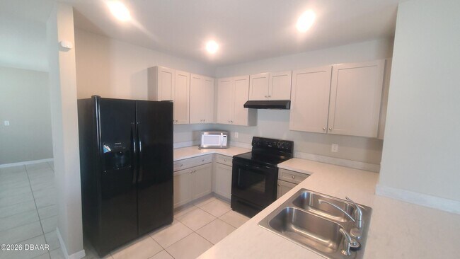 Photo - 542 Armoyan Wy