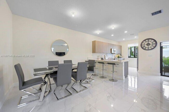 Photo - 4712 NW 83rd Ave