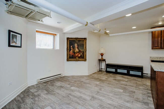 Photo - 622 W Briar Pl Unidad G