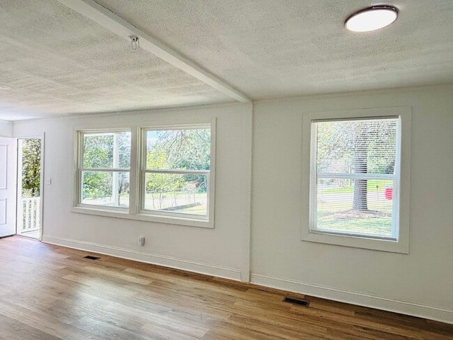 Photo - 1615 Engle Dr