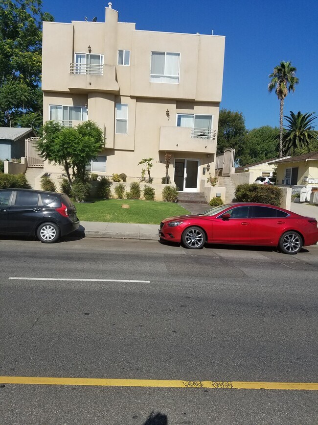 Photo - 4921 Kester Ave Unit 8