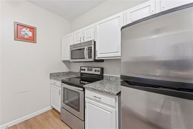 Photo - 1000 Providence Pl