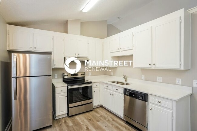 Photo - 3 Bedroom Pet-Friendly Home in Zebulon, NC with Main Street Renewal