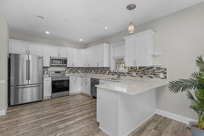 Photo - Beautiful 4br 2.5ba with huge basement and garage in Edgemere