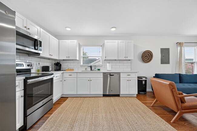 Photo - 2212 Rosewood St