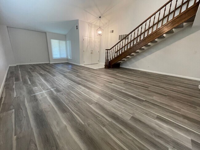 Photo - 2700 Bluebell Cir