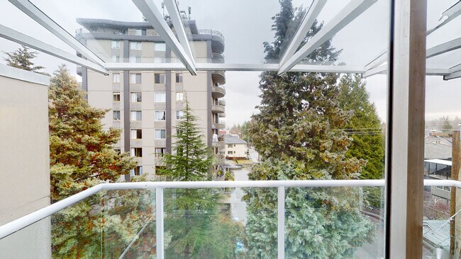 Photo - 4640 West 10th