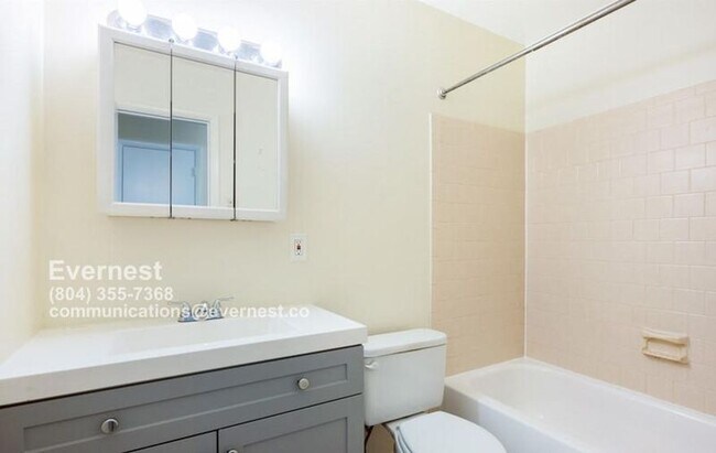 Photo - 2223 Sedgwick St Unit D