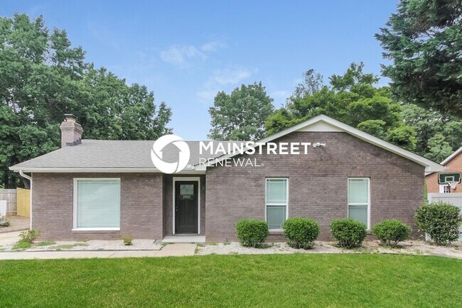 Photo - 3 Bedroom Pet-Friendly Home in CHARLOTTE, NC with Main Street Renewal