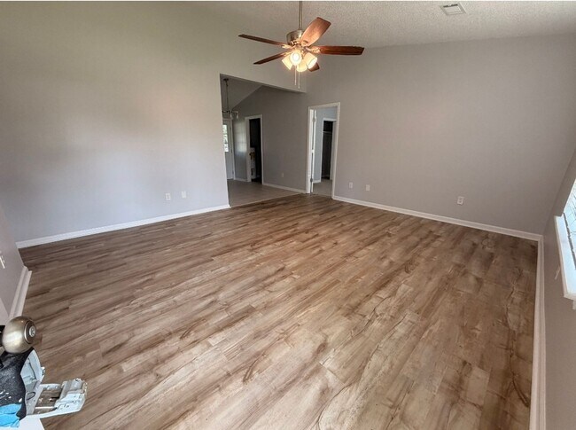 Photo - 1006 Ridgeland Dr