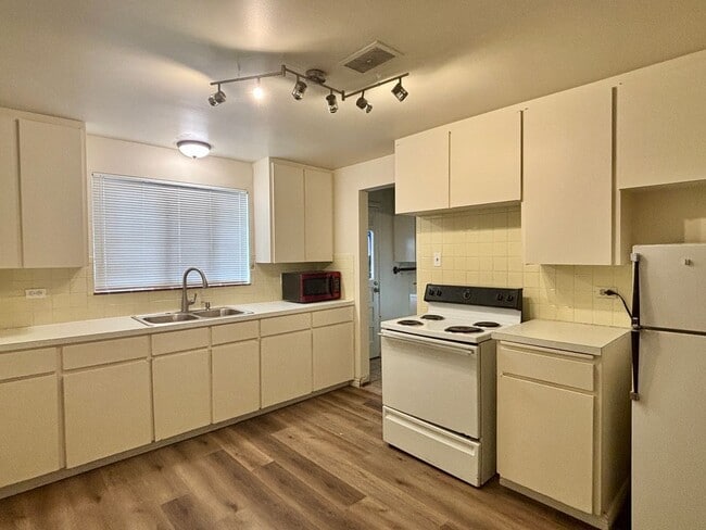 Photo - 3211 S Lincoln St