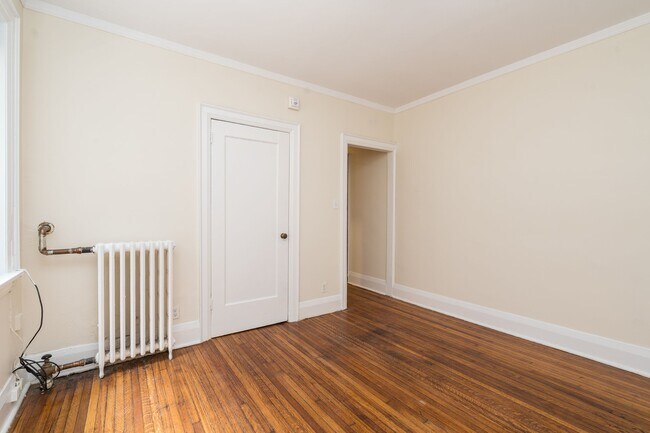 Photo - 1 Claude Ave Unité 106