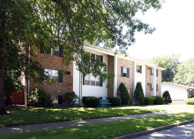 Photo - Monroe Apartments
