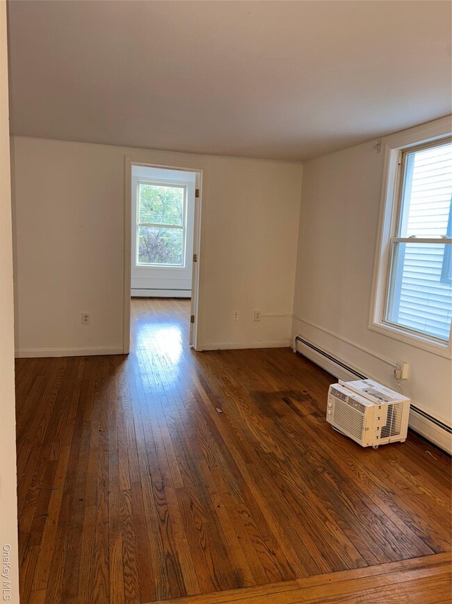 Photo - 58 Gifford Ave Unidad 2