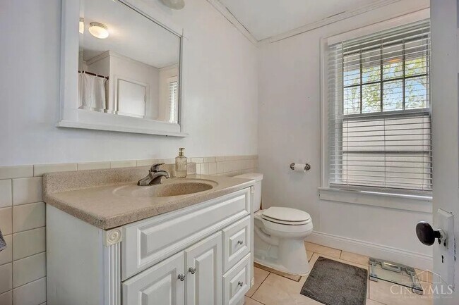 Photo - 719 S College Ave