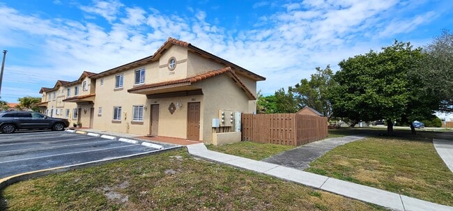 Photo - 17362 NW 74th Ave Unit 201
