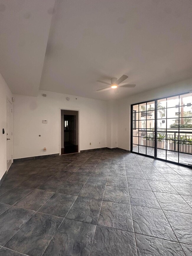 Photo - 233 S Federal Hwy Unit 208