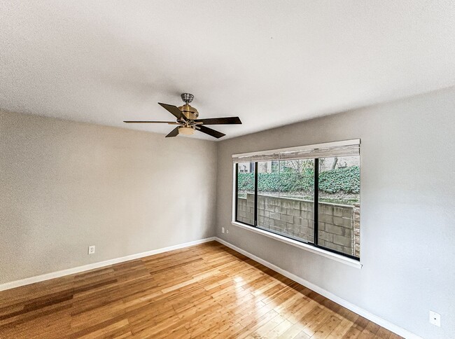 Photo - Beautiful 1B/1BA Condo in Hillcrest w/ Upgraded Kitchen, W/D & Swimming Pool!