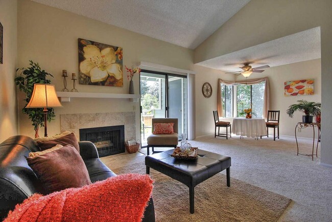 $2090 / GORGEOUS ONE BEDROOM CONDO IN MEAD... - $2090 / GORGEOUS ONE BEDROOM CONDO IN MEAD...