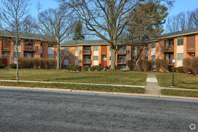 Building Photo - Briarcrest Gardens Apartments