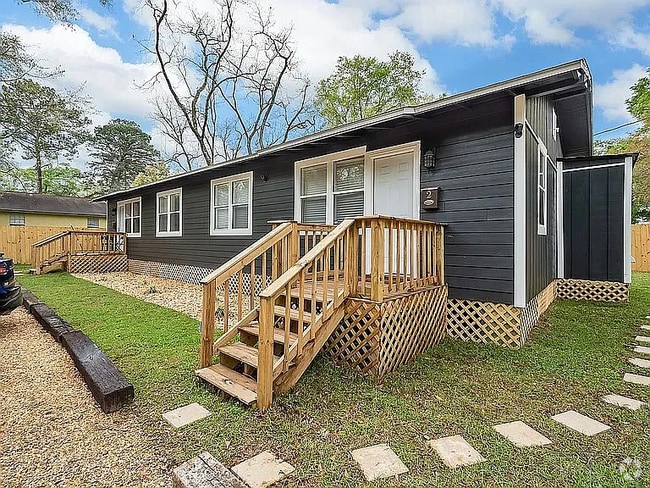 Building Photo - 1557 Devoe St Rental