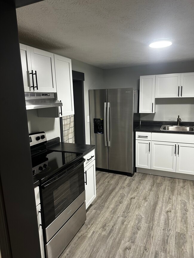Building Photo - 111 N Melvin St Rental