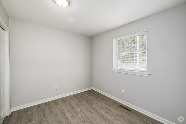 2BR, 1.5BA - 1,034SF - Second Bedroom