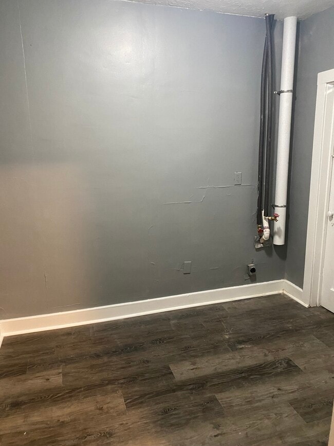 Photo - 103 W Main St