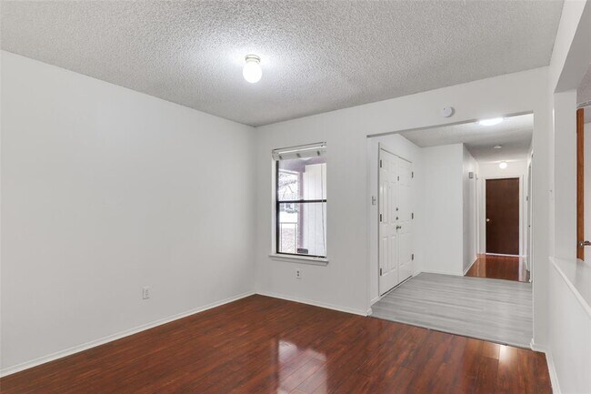 Photo - 10401 Wagon Gap Dr