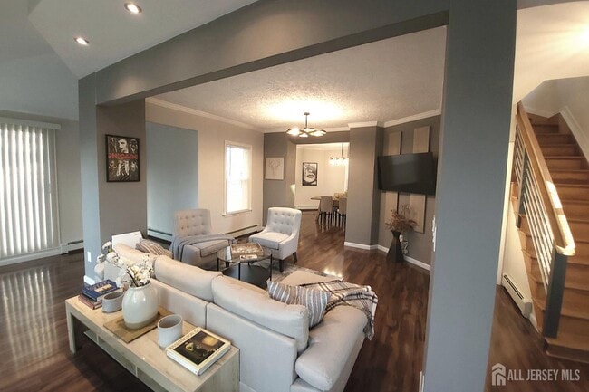 Photo - 425 W Broad St