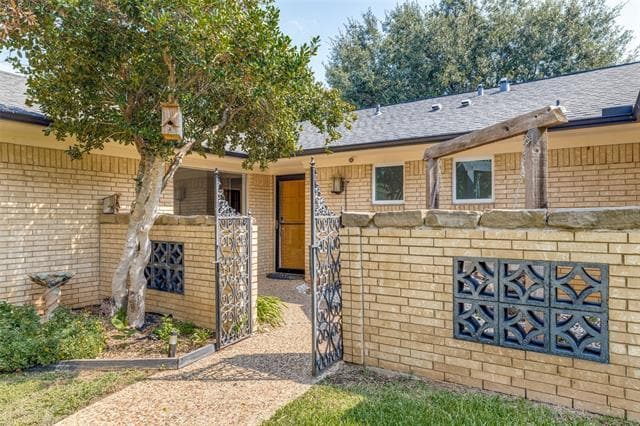 Photo - 1821 E Cedar Elm Dr