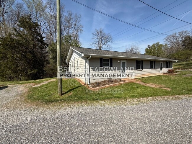 Building Photo - 5200 John Hall Rd Unit G