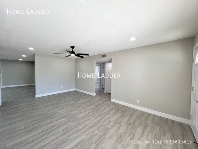 Photo - 1534 W Comstock Dr