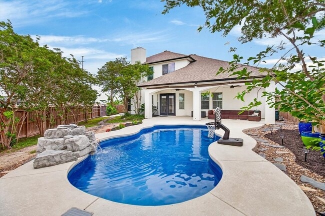 Building Photo - 8417 Macarena Dr