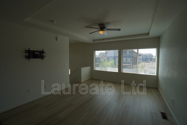 Photo - 5472 Danube St