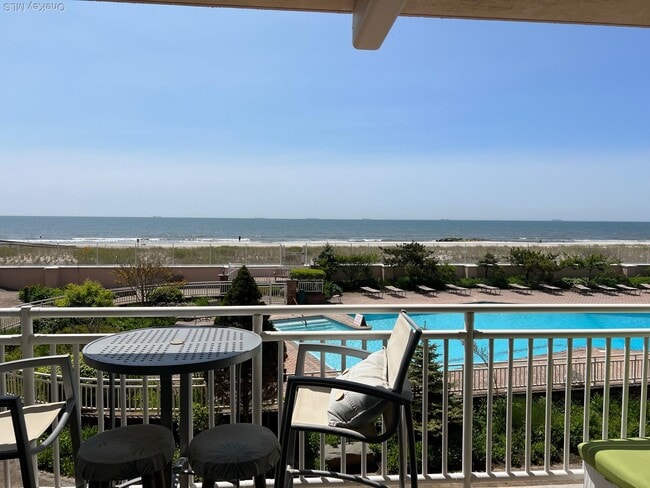 Photo - 830 Shore Rd Unit 2O