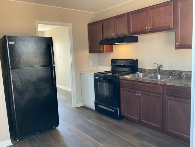 Photo - Nice 2 bedroom 1 bath duplex located close to Camp Lejeune.