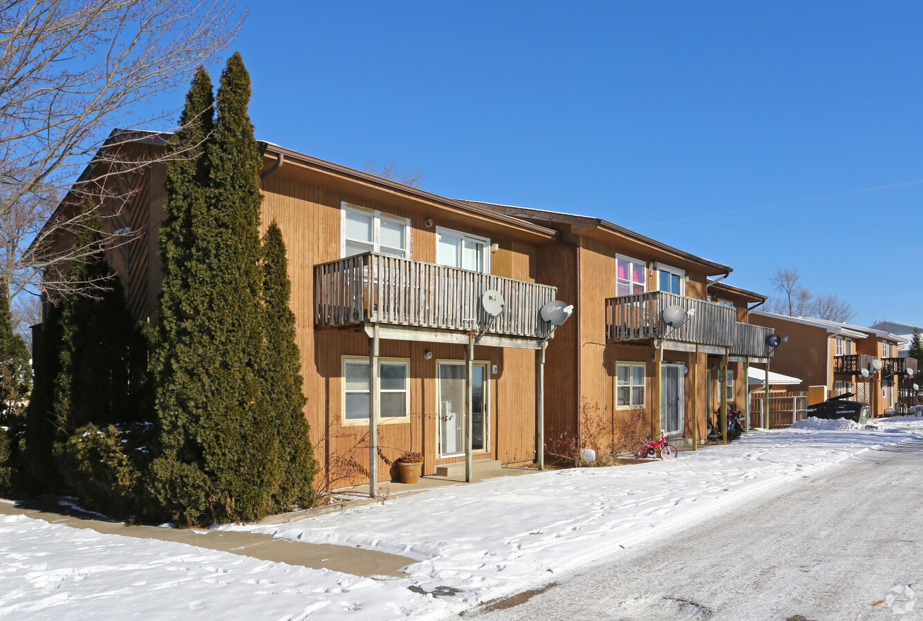 Pineview Apartments - Pineview Apartments
