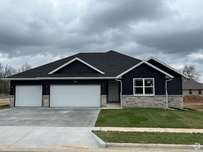 Building Photo - Beautiful New Three Bedroom Home