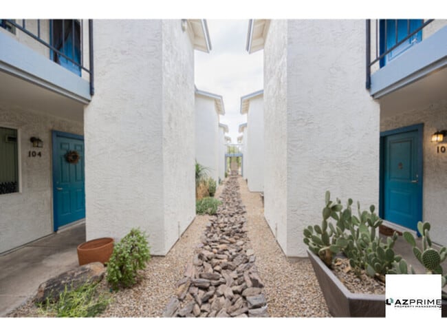 Photo - FREE FIRST MONTH'S RENT MOVE IN SPECIAL! W...