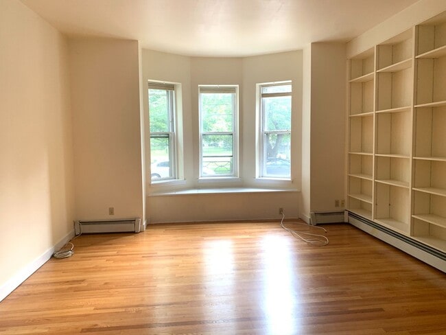 Building Photo - 4 Academy St Unit 1