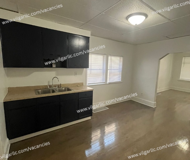 Photo - 4855 White Oak Ave Unit 1