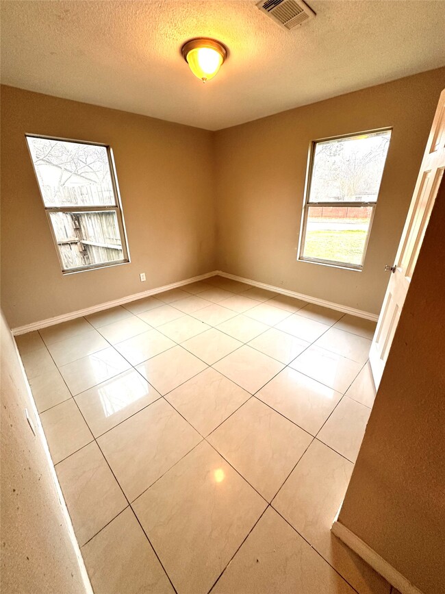 Photo - 1209 Glenn Ave