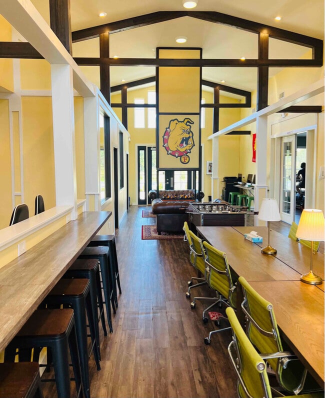 Photo - 20151 Gilbert Rd