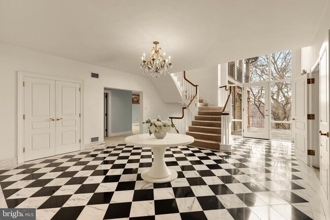 Photo - 221 Chain Bridge Rd