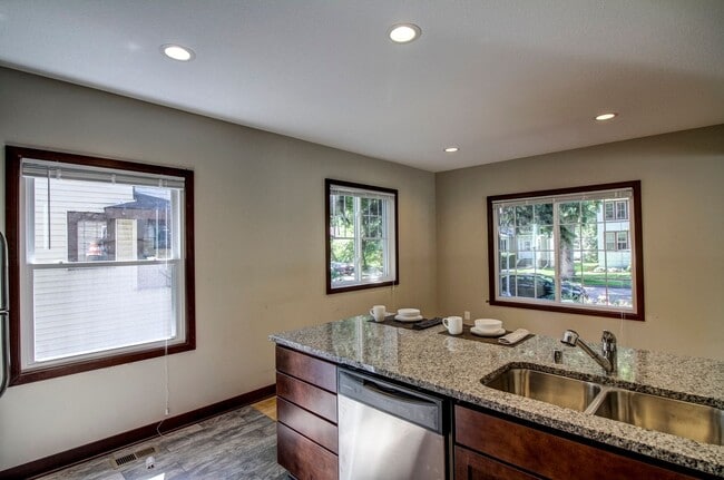 Photo - Fully Renovated 5-Bedroom House Close to U...